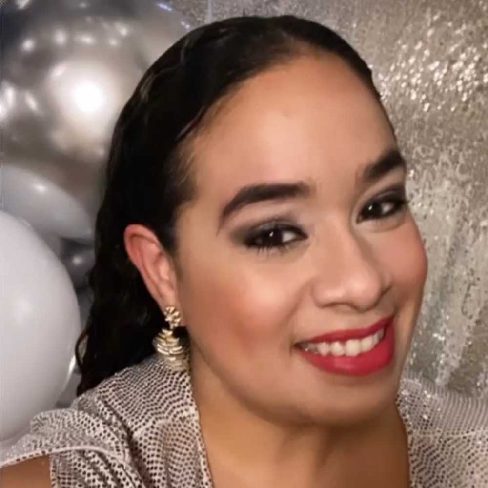 Meet your Posher, Lisa